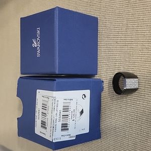 Elegant Swarovski ring